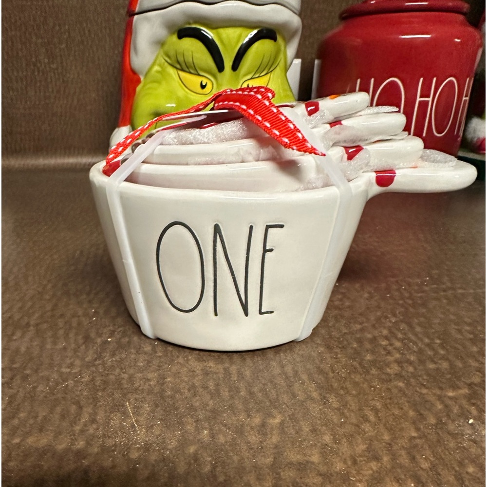 Brand New Rae Dunn measuring cups